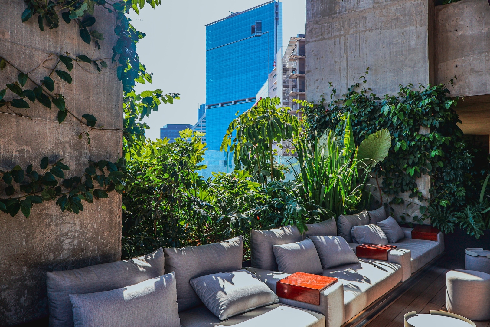 Reforma Views @UniversityTower Trendy “CondoHotel” 3 kasavahomes.com