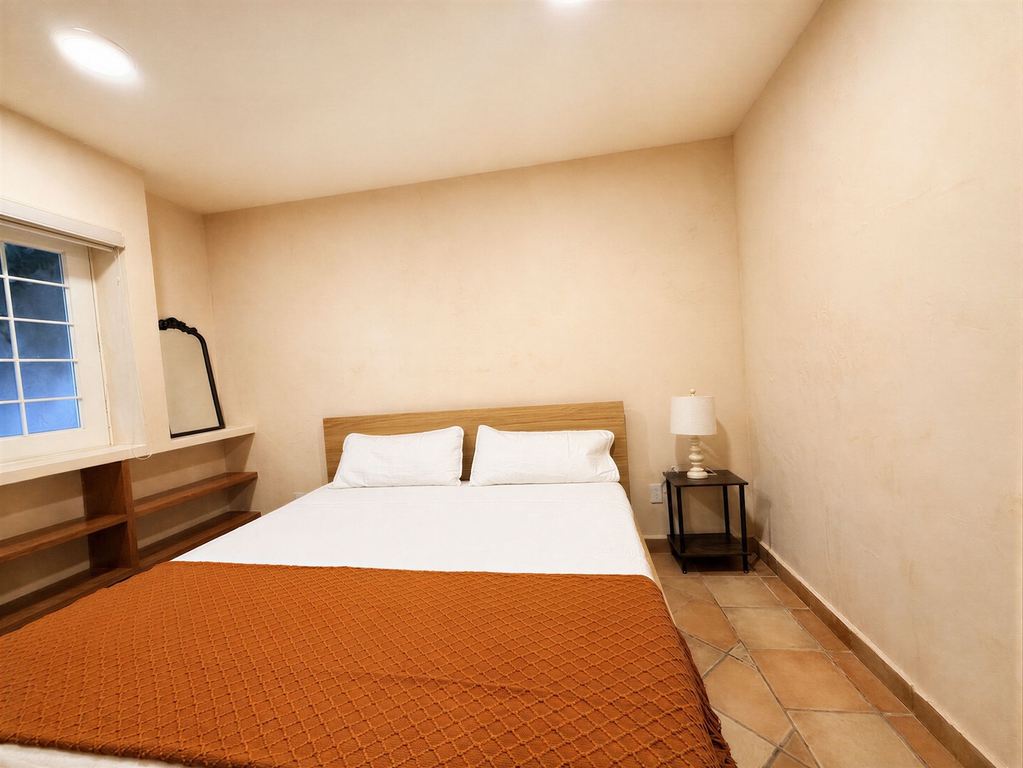 Design-Led Roma House · 8 BR, Sleeps 16 31 kasavahomes.com
