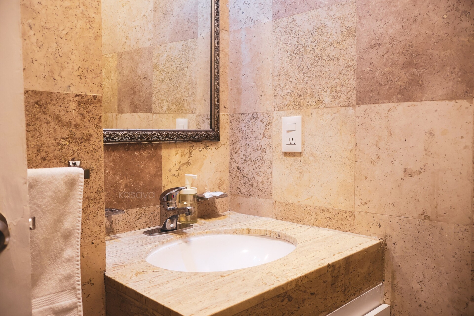 Poncho's by Kasava: Departamento en Alfonso Reyes 39 kasavahomes.com