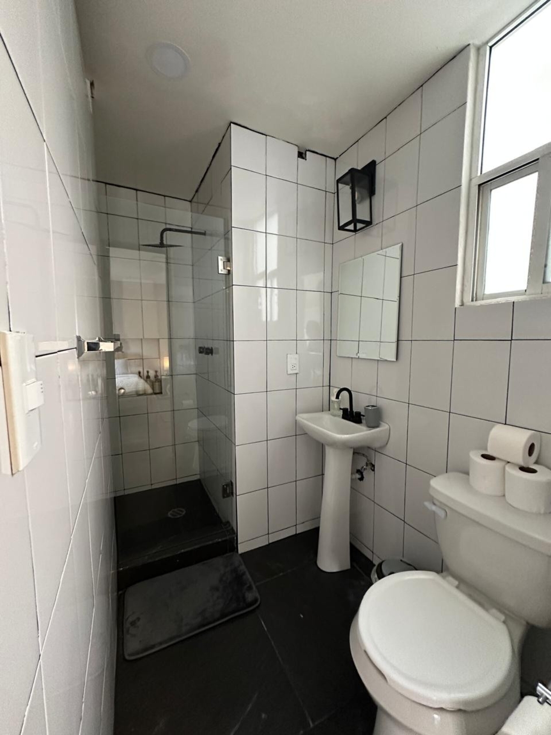 Stay at Reforma Chic Escape Near El Ángel with A/C 27 kasavahomes.com