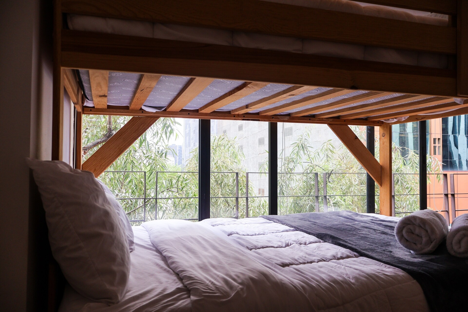 Kasava's Urbane Flat for 8 6 kasavahomes.com