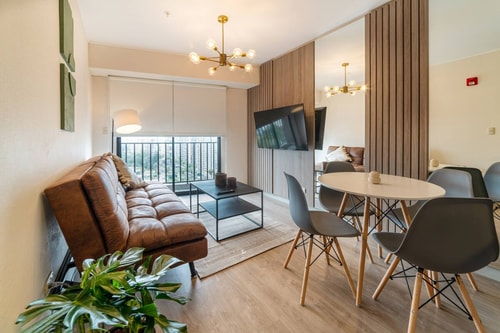 geko| Panamera _1BR, comfy apt steps to sea w/pool