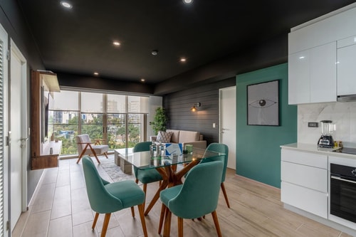 geko| Skywalker_2BR, modern stay steps to Malecon