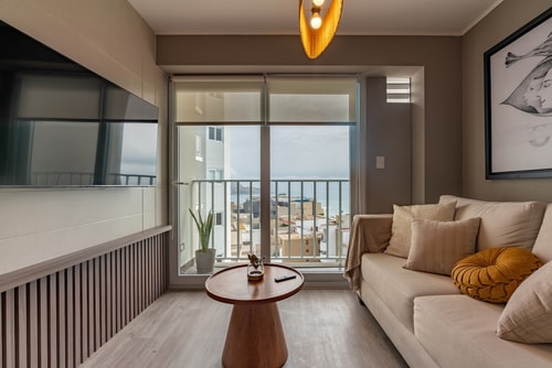geko| Jade _2BR, modern escape steps from Malecon