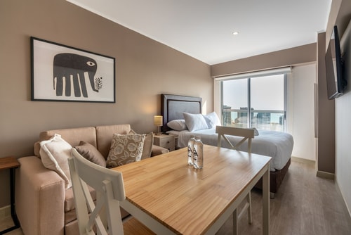 geko| Tembo _Loft, modern stay near the Malecon