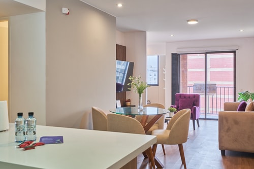 Geko l Upscale 2BR w/Balcony in Central Miraflores