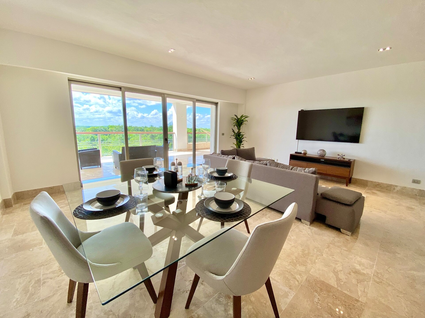 Deluxe Condo w/Private Beach and Top Amenities 32 Airbnb Property Manager Cancun