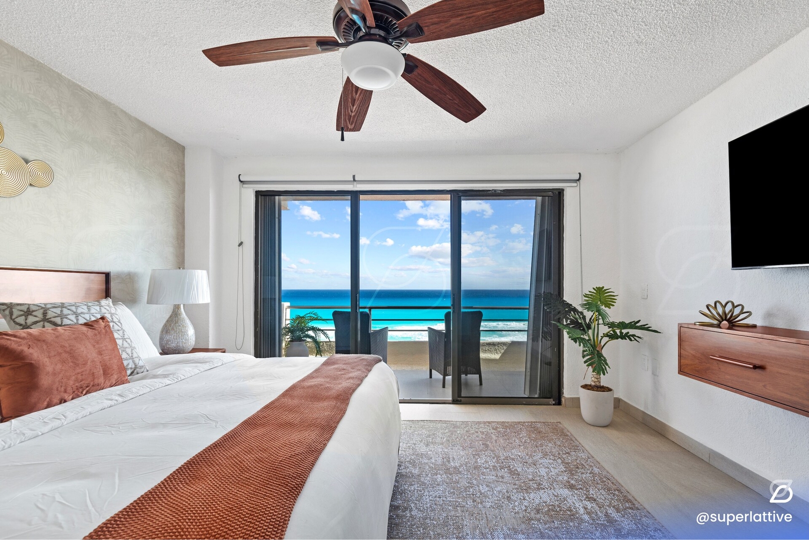 Amazing 2B Ocean and beach view in the hotel area 54 Airbnb Property Manager Cancun