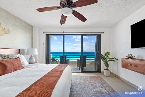 Amazing 2B Ocean and beach view in the hotel area 54 Airbnb Property Manager Cancun