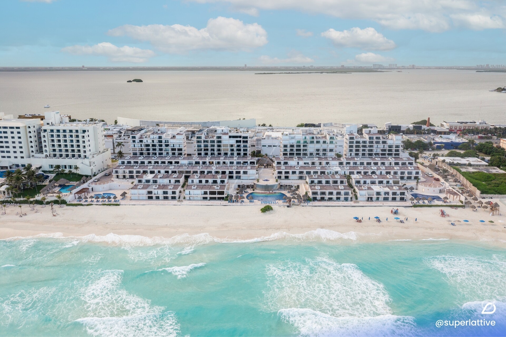 Amazing 2B Ocean and beach view in the hotel area 61 Airbnb Property Manager Cancun