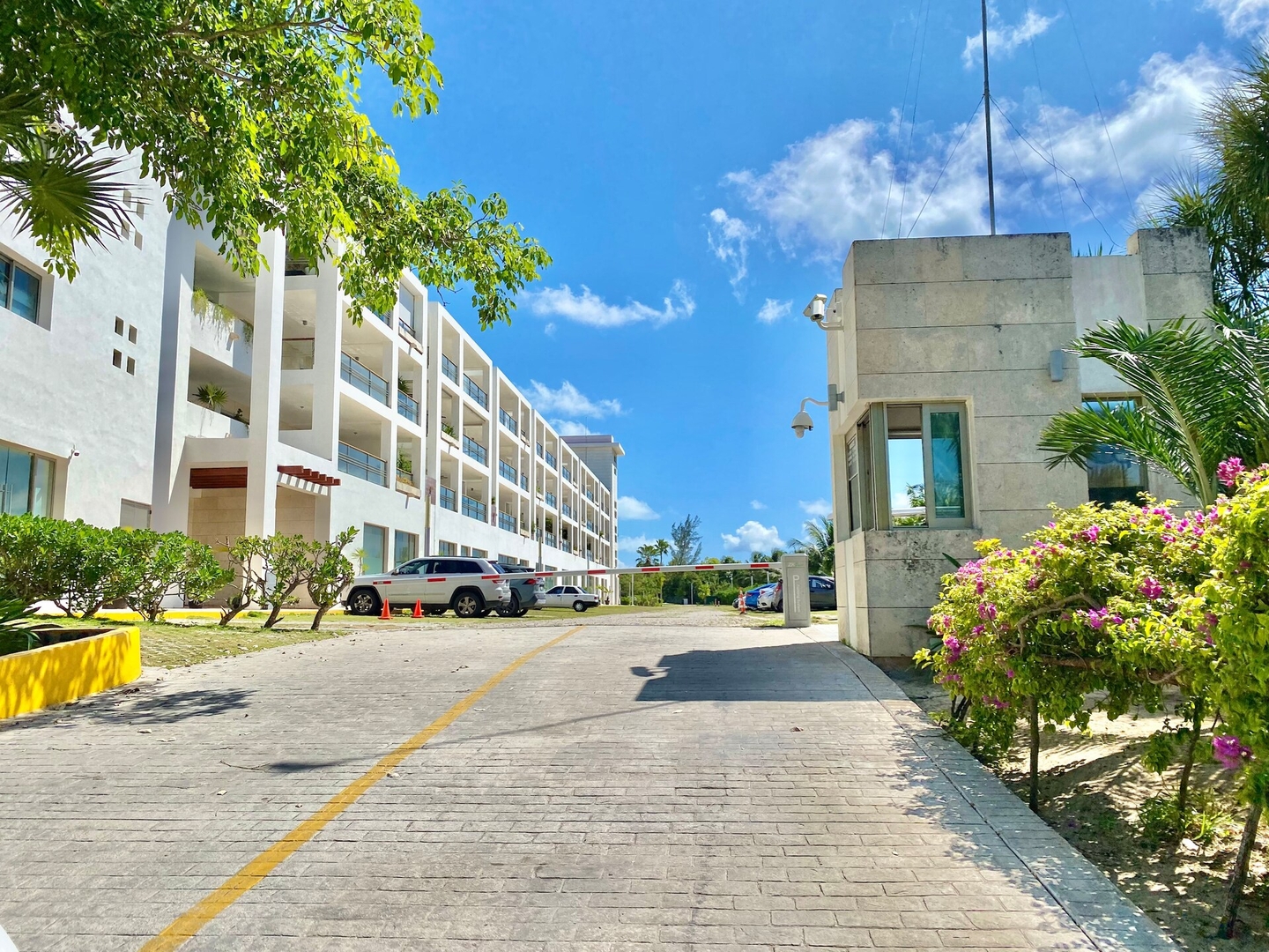 Deluxe Condo w/Private Beach and Top Amenities 67 Airbnb Property Manager Cancun