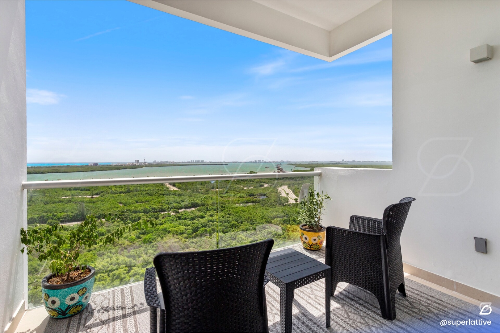 Modern 2B Condo w/Great View and perfect Location! 52 Airbnb Property Manager Cancun