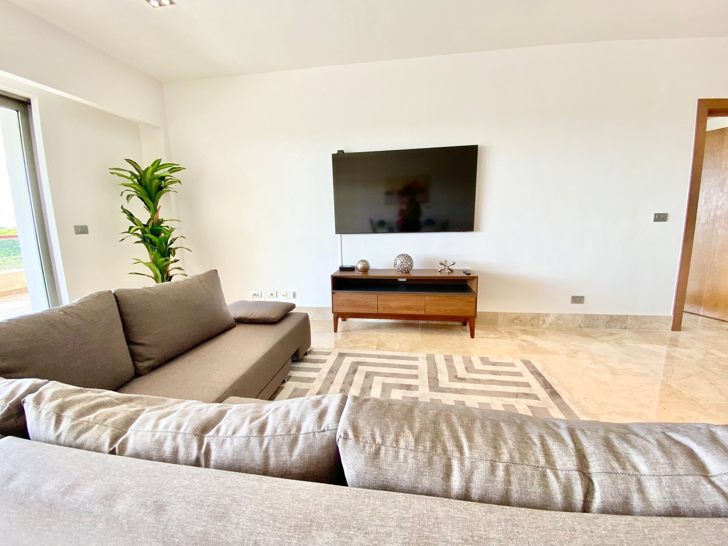 Deluxe Condo w/Private Beach and Top Amenities 31 Airbnb Property Manager Cancun