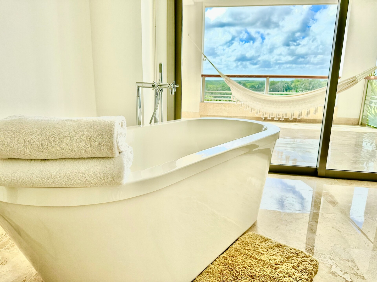 Deluxe Condo w/Private Beach and Top Amenities 37 Airbnb Property Manager Cancun
