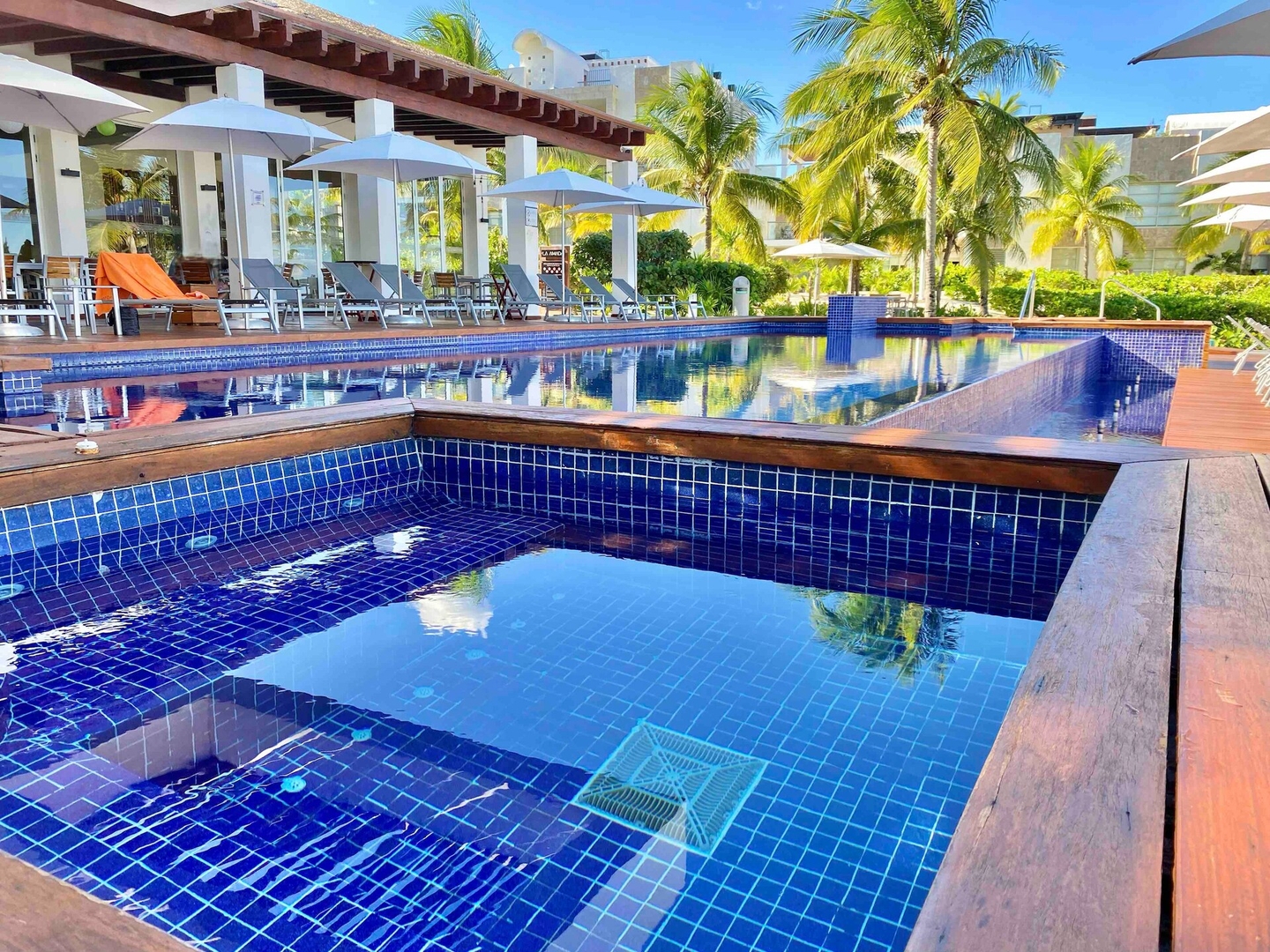 Deluxe Condo w/Private Beach and Top Amenities 55 Airbnb Property Manager Cancun