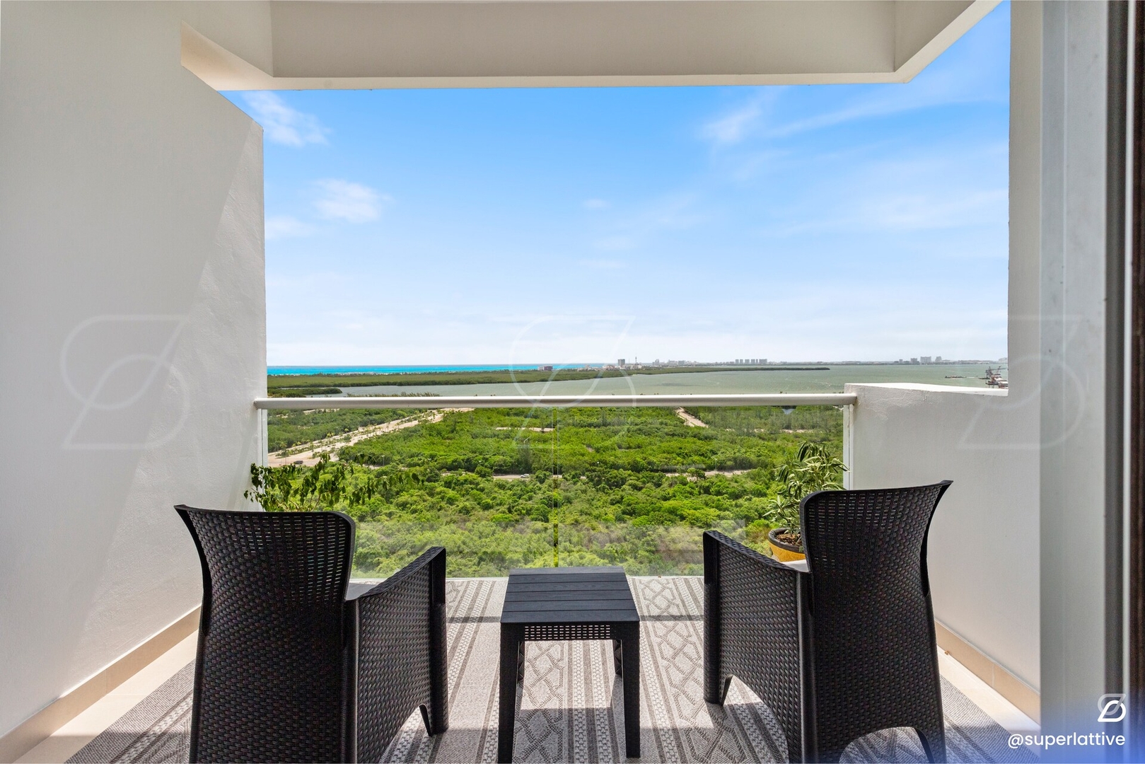 Modern 2B Condo w/Great View and perfect Location! 51 Airbnb Property Manager Cancun