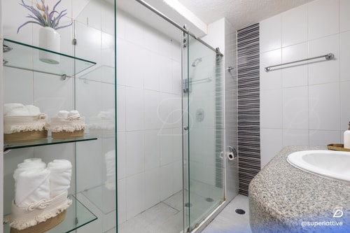Amazing 2B Ocean and beach view in the hotel area 49 Airbnb Property Manager Cancun