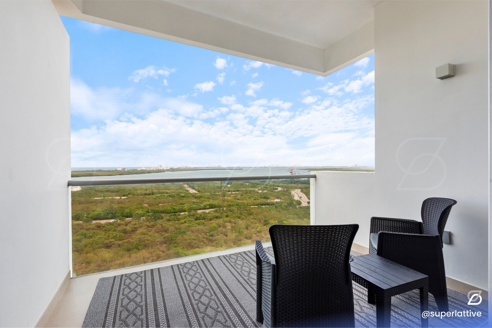 Modern 2B Condo w/Great View and perfect Location! 5 Airbnb Property Manager Cancun
