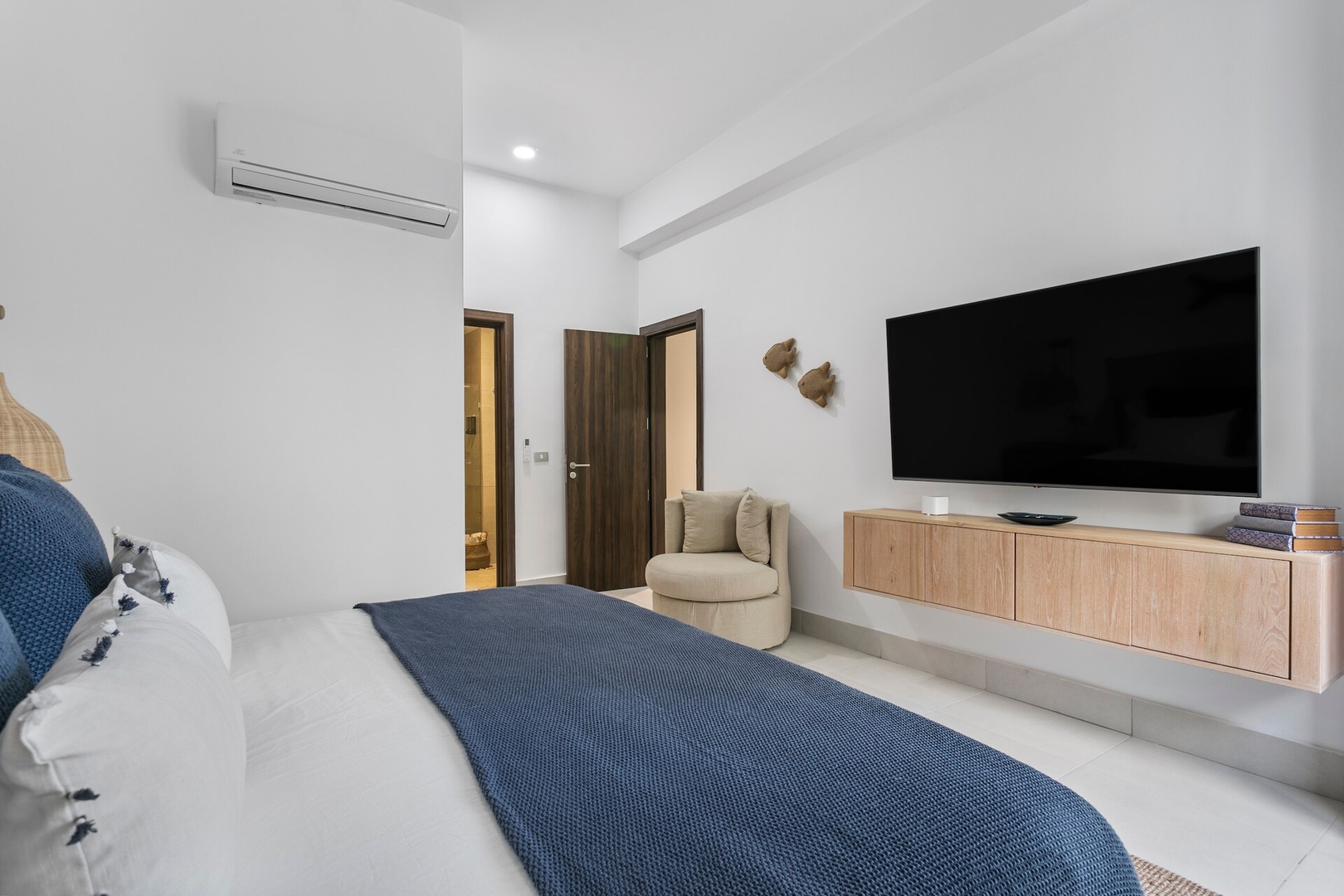 Best location Luxury 2BD with terrace in village 17 Airbnb Property Manager Cancun