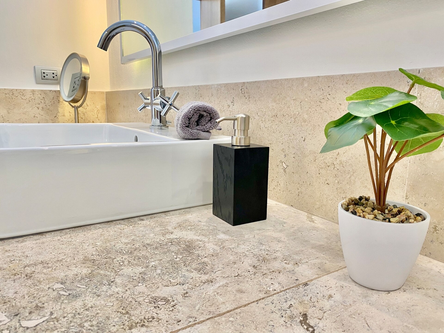 Deluxe Condo w/Private Beach and Top Amenities 49 Airbnb Property Manager Cancun