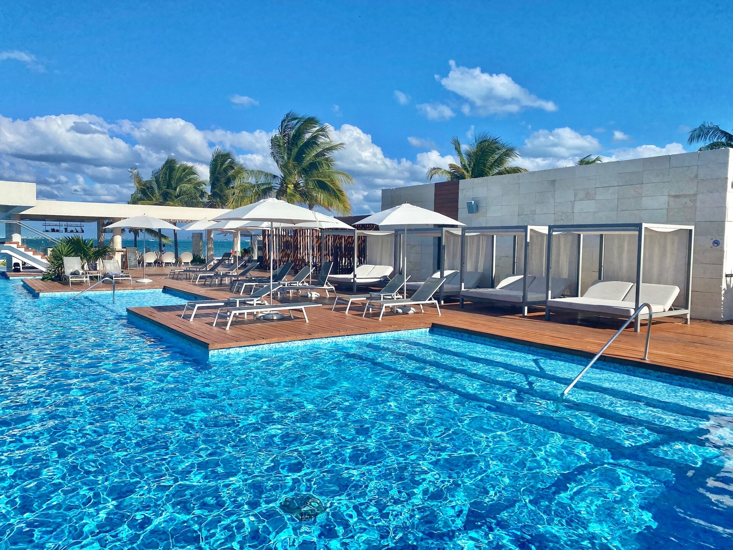 Deluxe Condo w/Private Beach and Top Amenities 52 Airbnb Property Manager Cancun