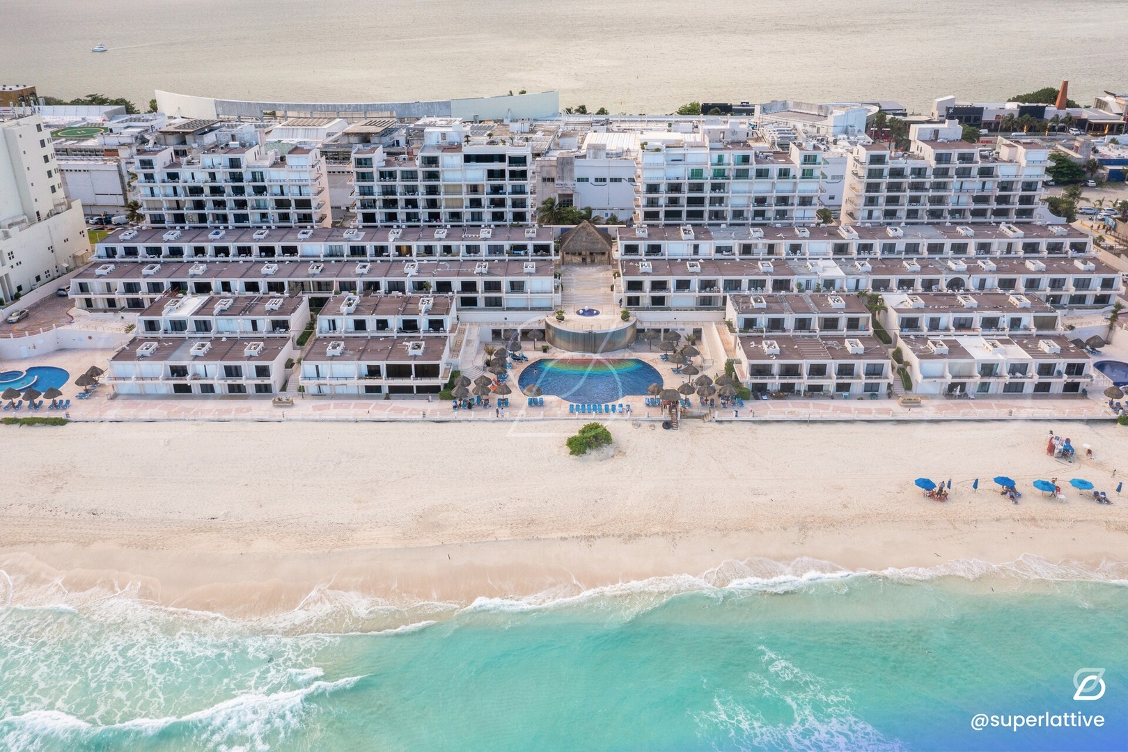 Amazing 2B Ocean and beach view in the hotel area 5 Airbnb Property Manager Cancun