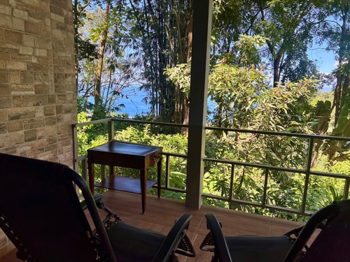 Incredible sea view 2 BR w balcony & breakfast