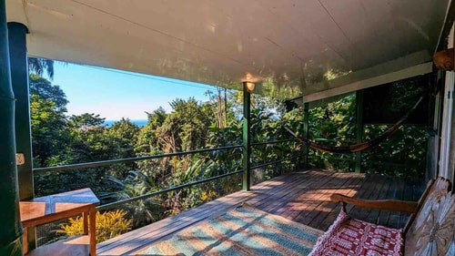 Treetop Ocean View Wildlife & breakfast & parking
