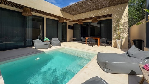 ECO-LUXE Villa in Region 15 near New Beach Road