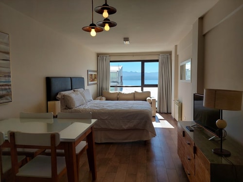 Hermoso estudio de diseño céntrico c/vista al lago