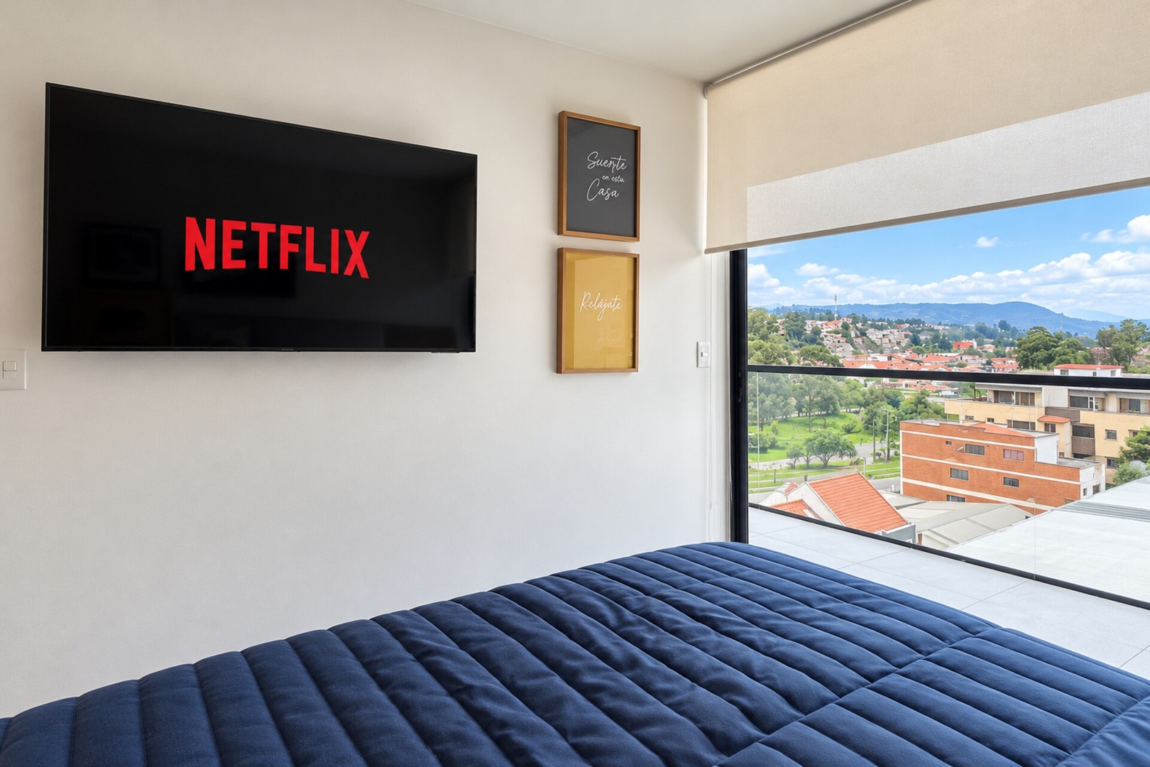 Del Río | King Suite • Scenic Balcony - imagen 9