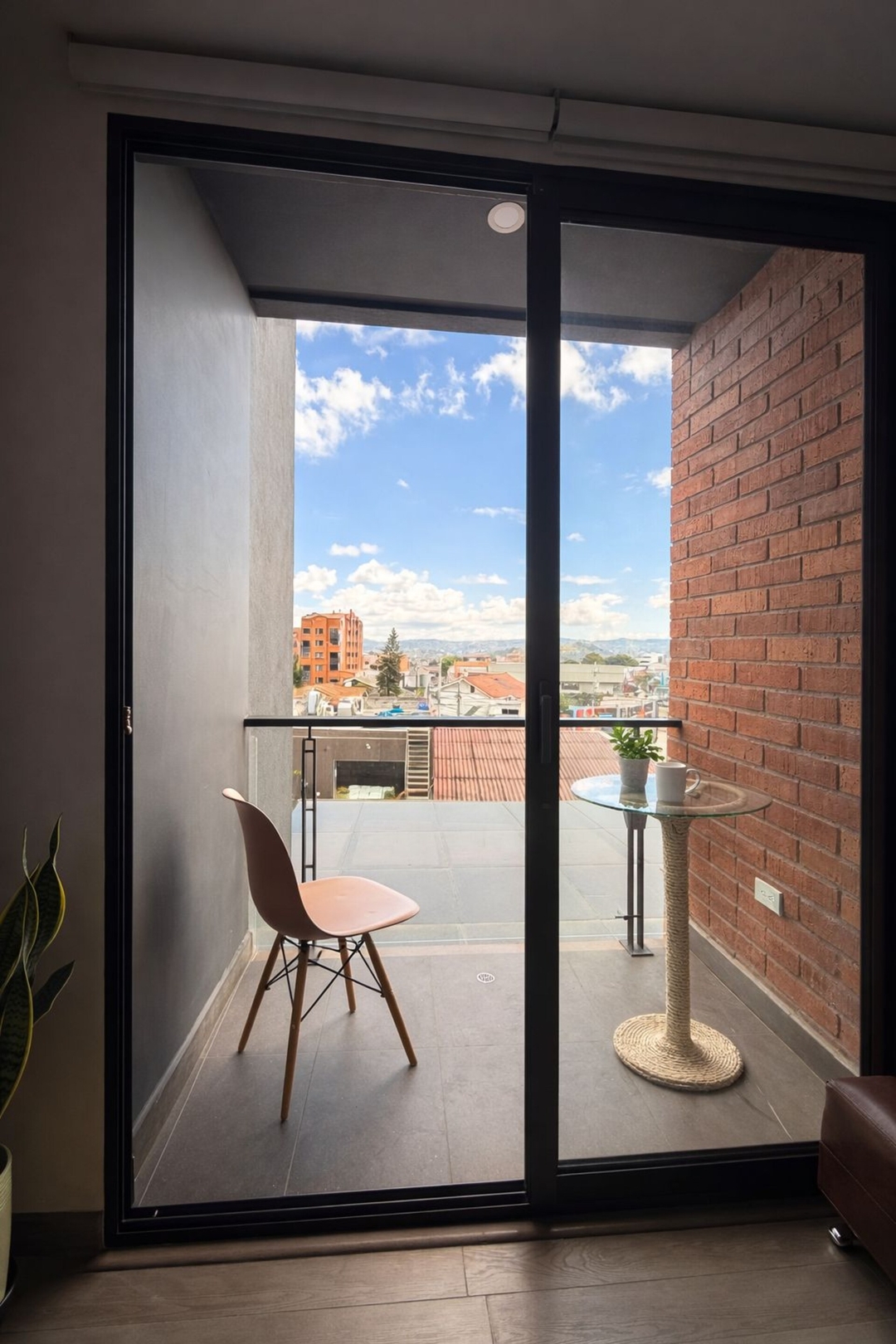 Loft Ejecutivo Moderno | Balcón & Vista - imagen 8