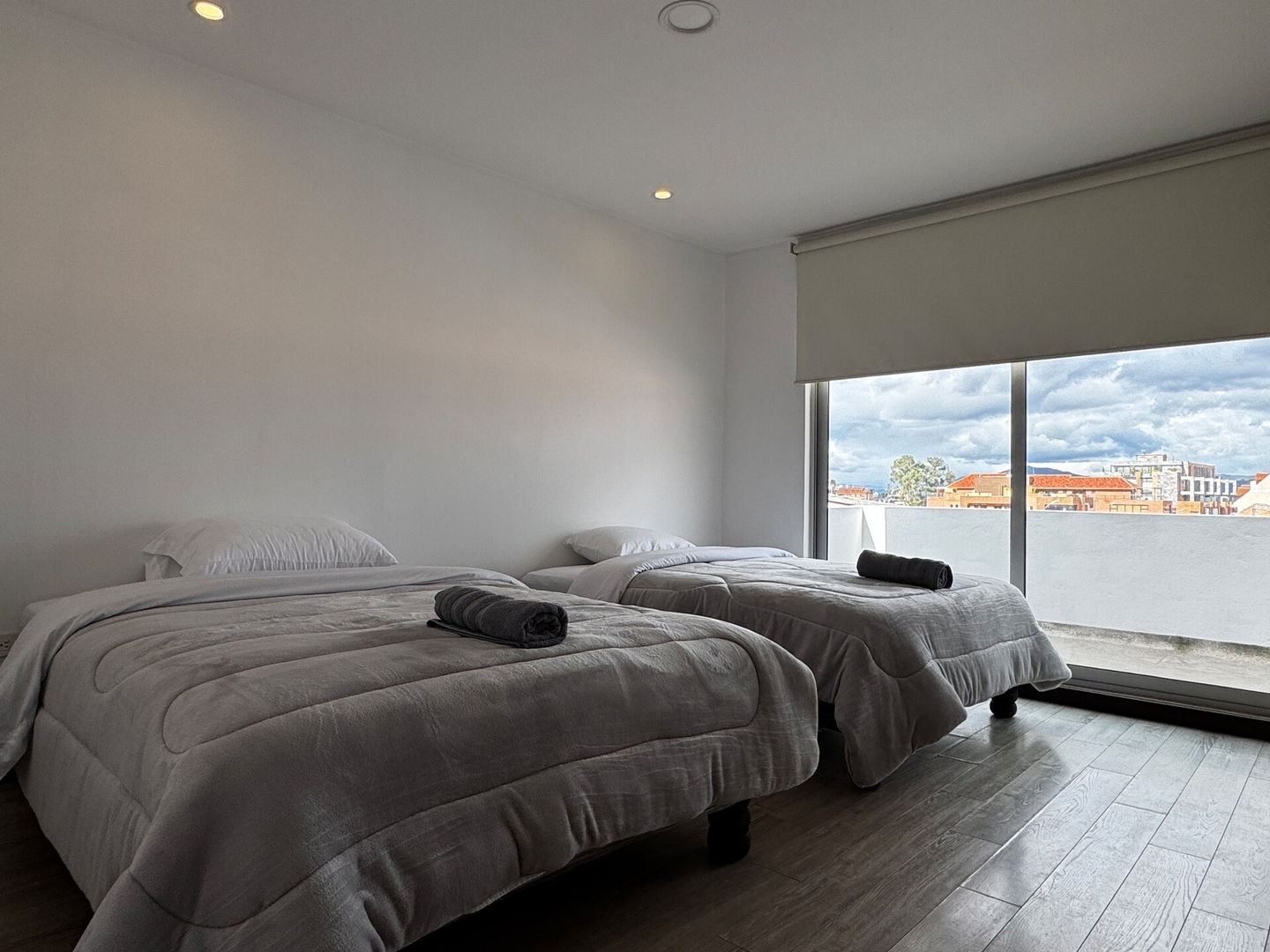 Gran Dúplex con Balcones y Garaje Seguro - imagen 32