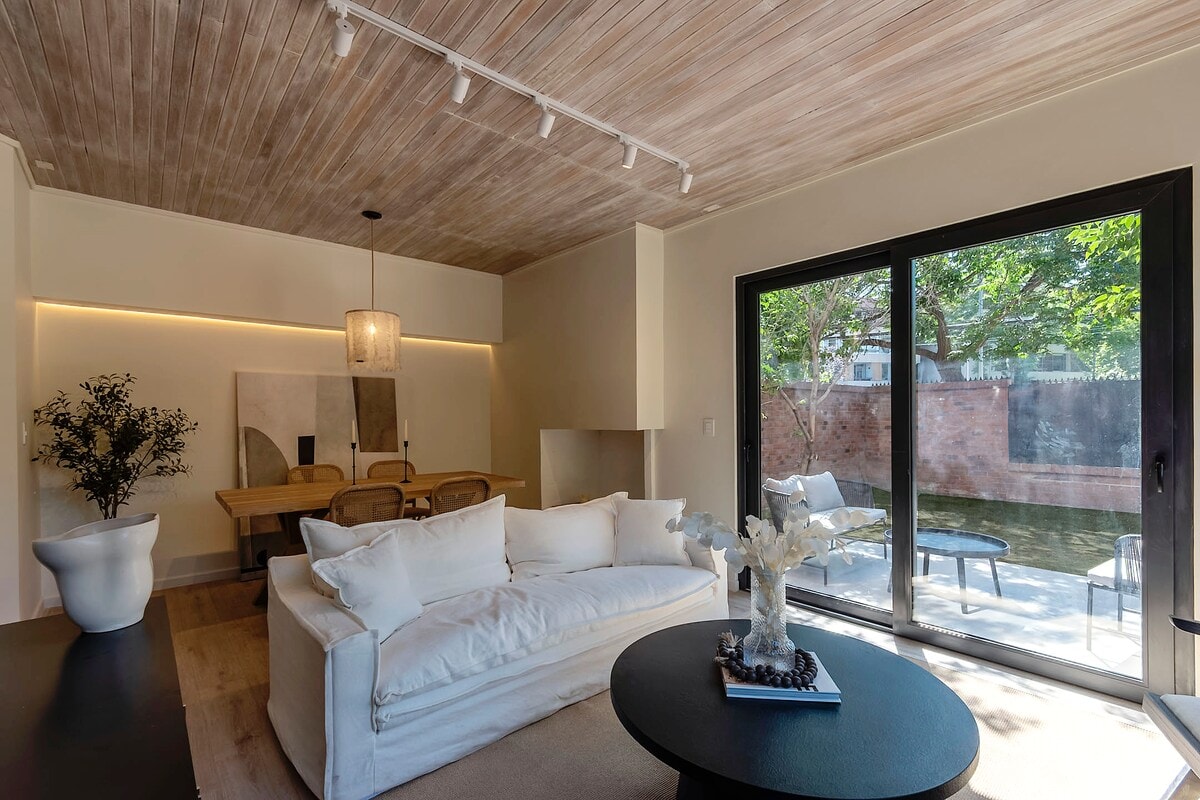 Casa 7PAX remodelada en Vitacura con jardín