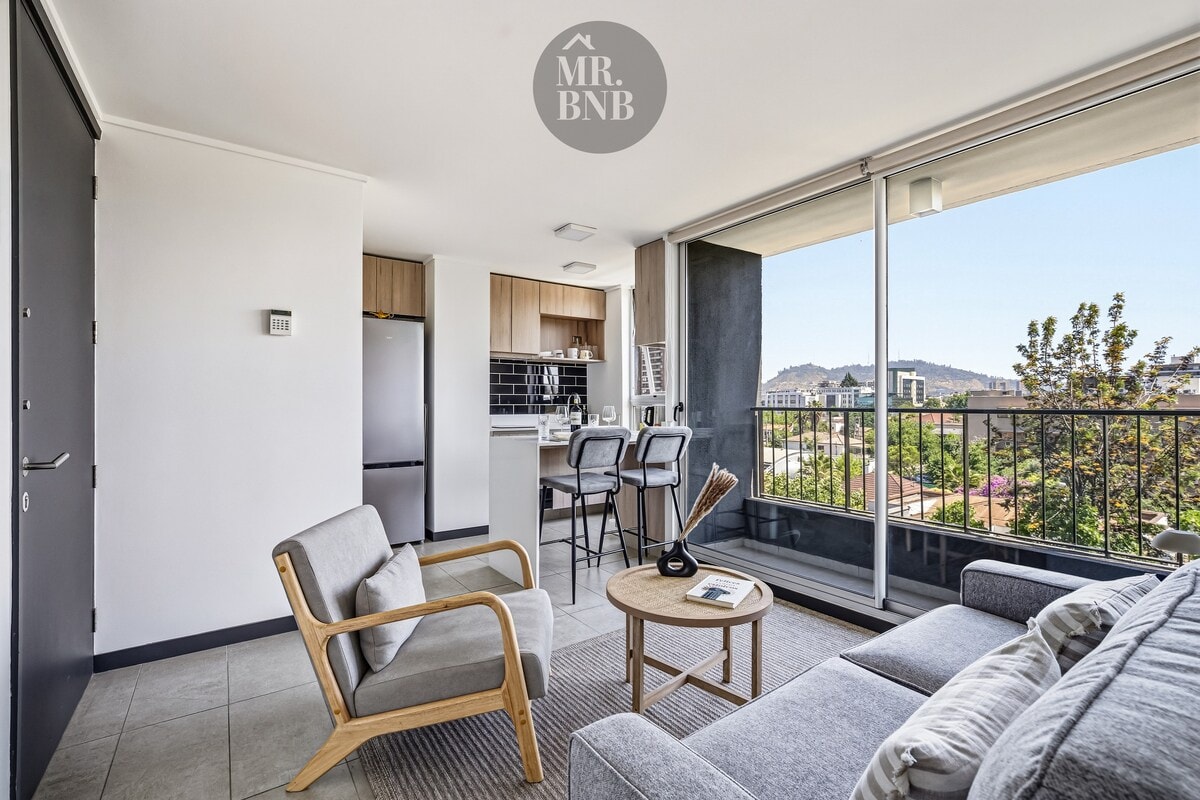 Elegante con terraza | Vista despejada | Piscina