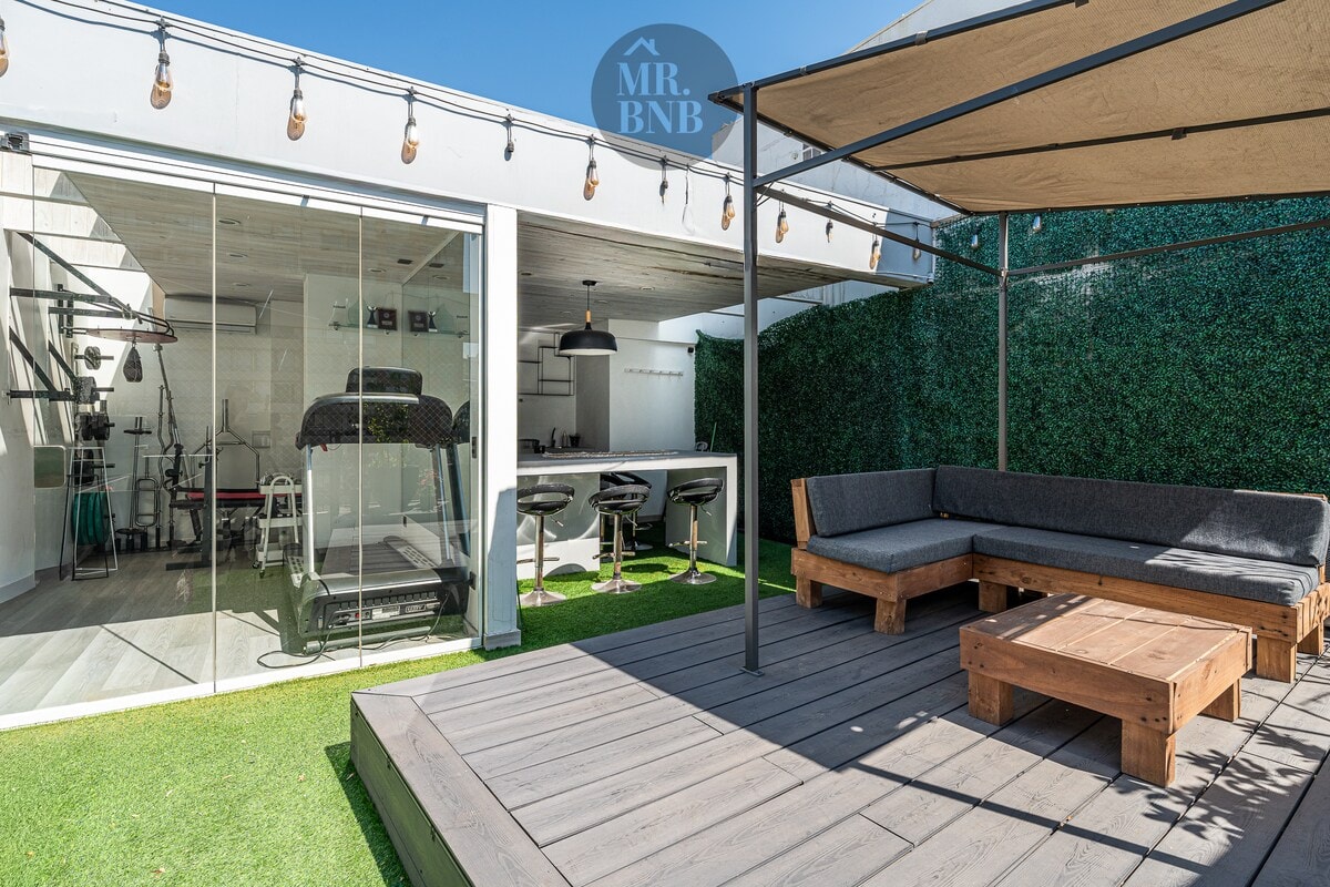 3BR, private rooftop w/ gym + BBQ, Las Condes