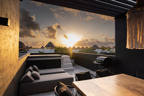 Paradise Villa, 3 Pools, Rooftop, BBQ, Near Beach