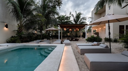 Double Villa Oasis, 8 BR, 20 ppl, Pool, Concierge