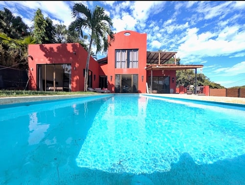 3 bdm*3.5 bath*short walk to the beach*pool*quiet 