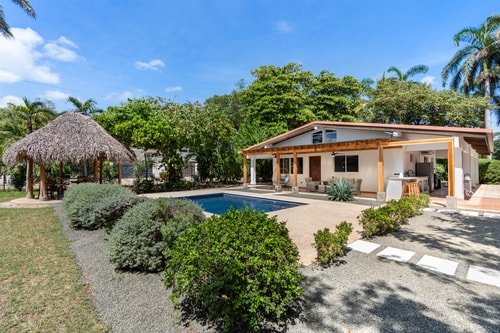 4BR Tropical Retreat • Pool • Beach • Golf Cart