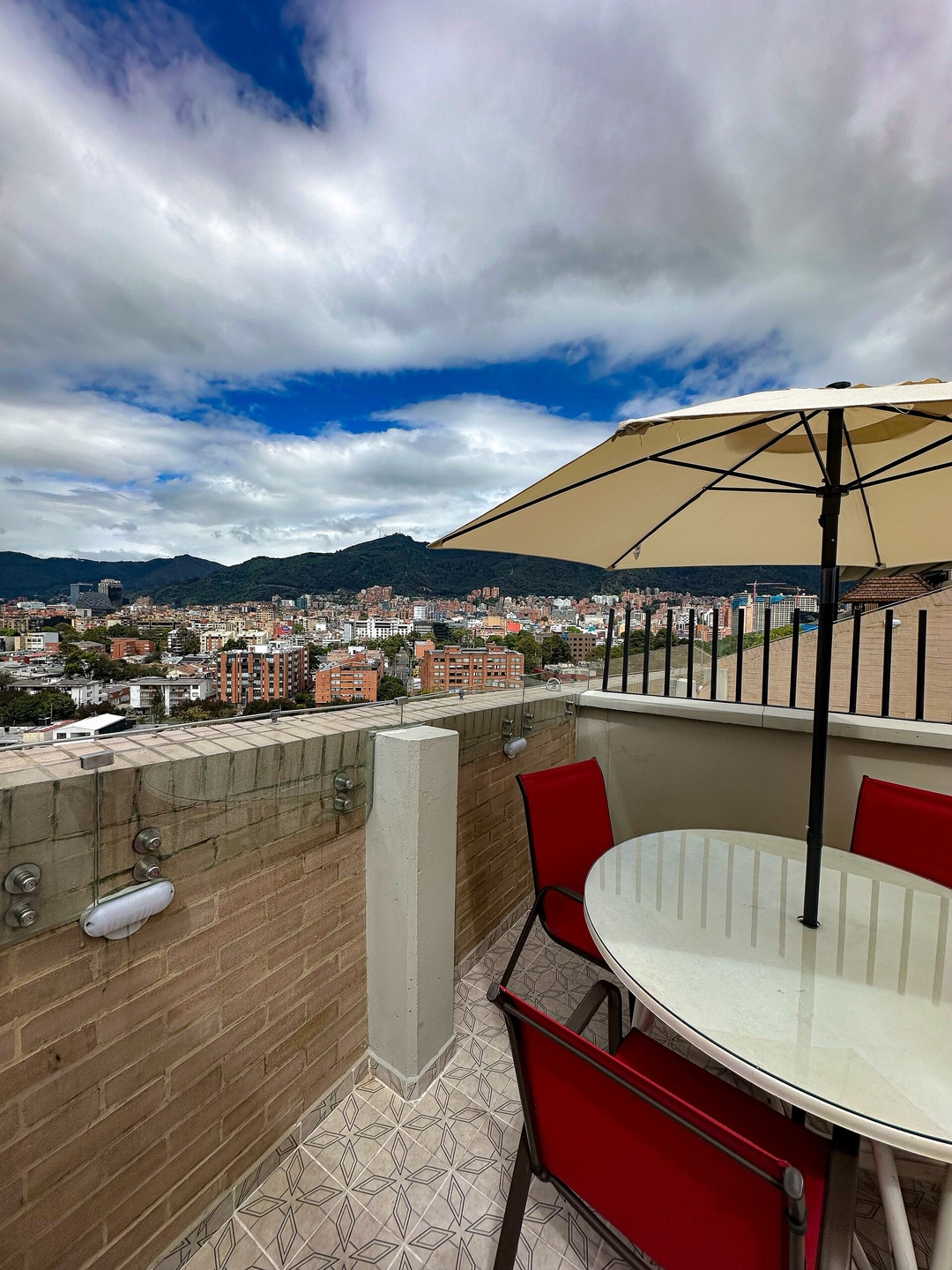 Luxury penthouse with Jacuzzi near the "T" area 29 Prorenty