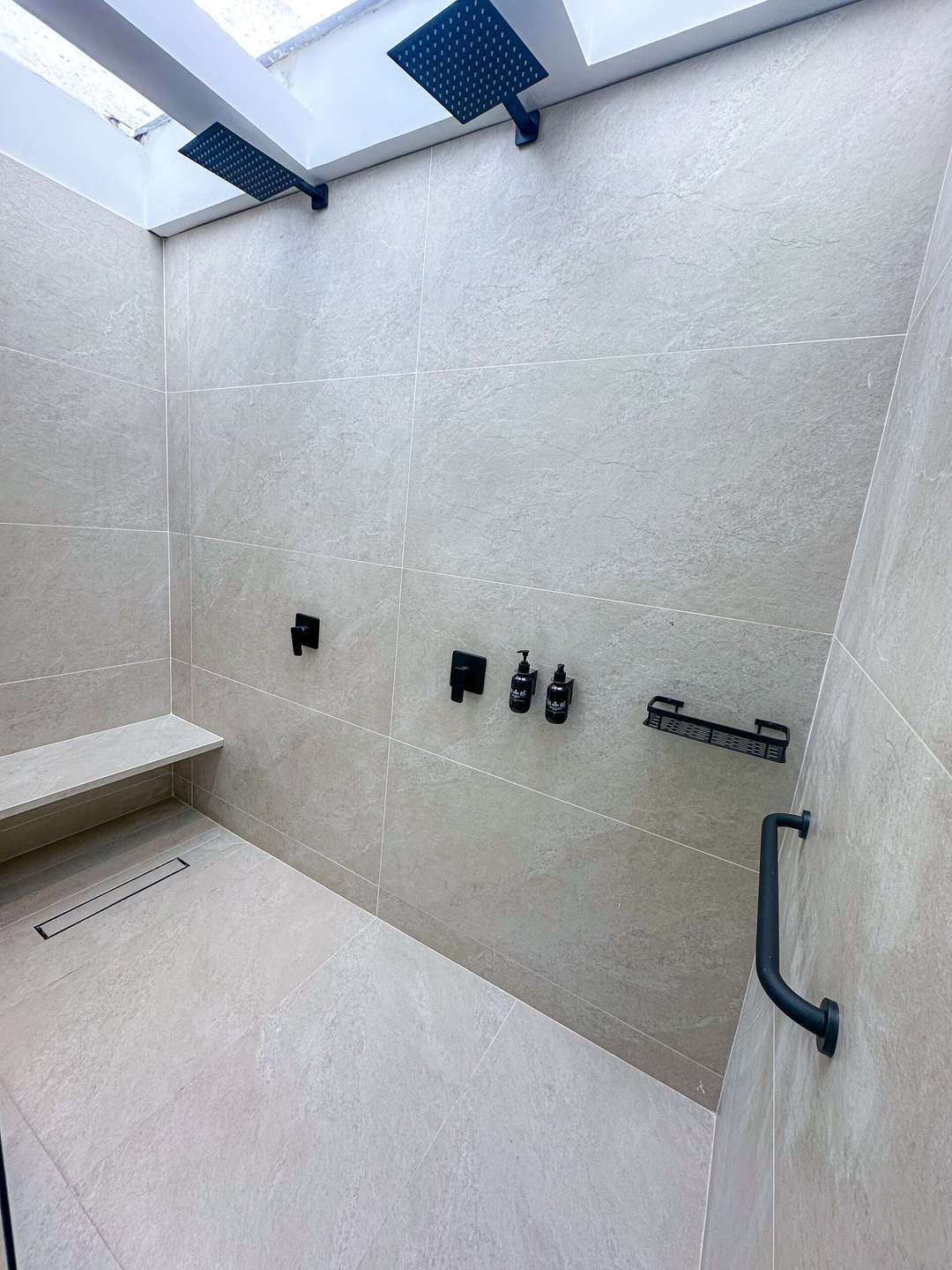 Penthouse with luxury jacuzzi and panoramic view 21 Prorenty