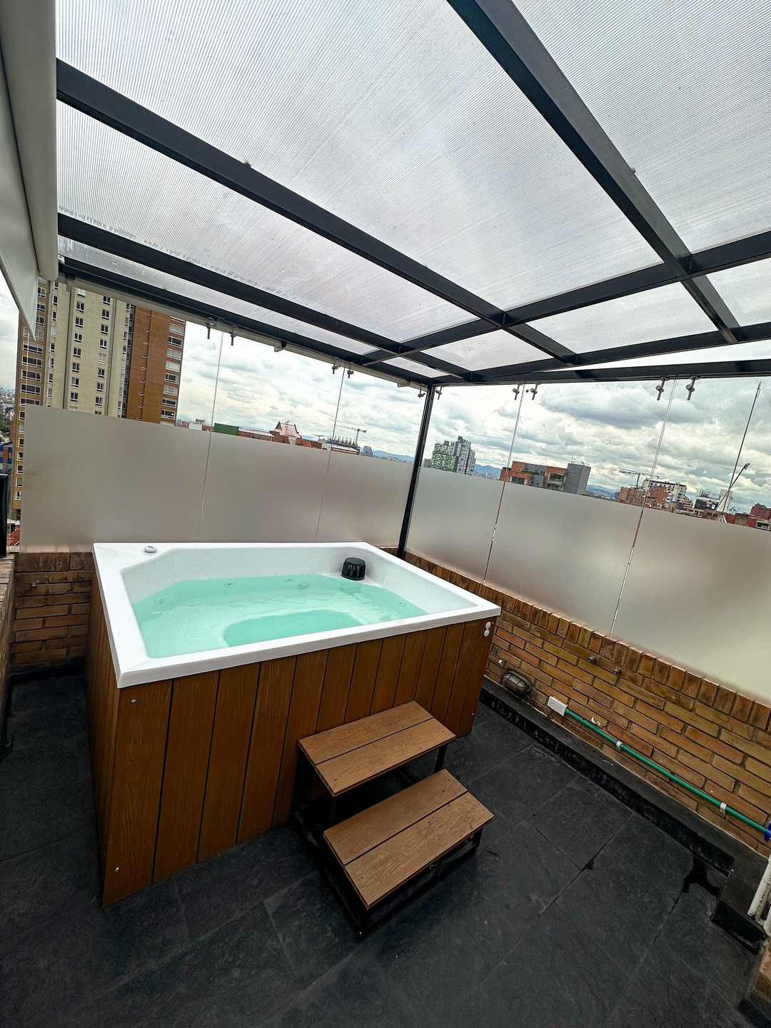 Penthouse with luxury jacuzzi and panoramic view 10 Prorenty