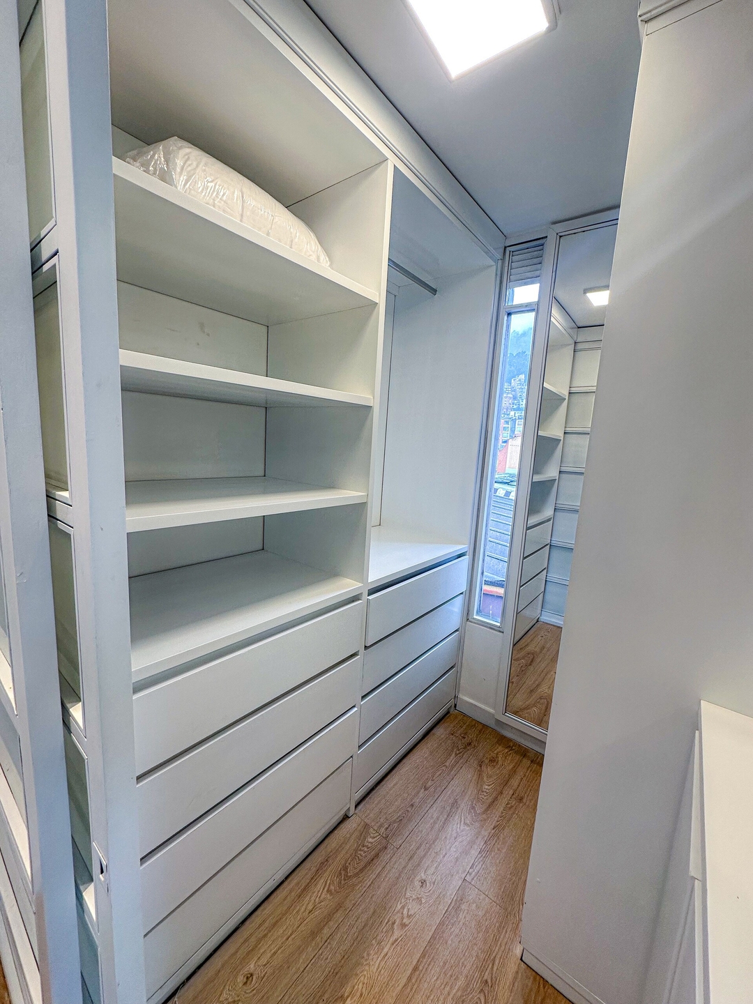 Penthouse with luxury jacuzzi and panoramic view 24 Prorenty