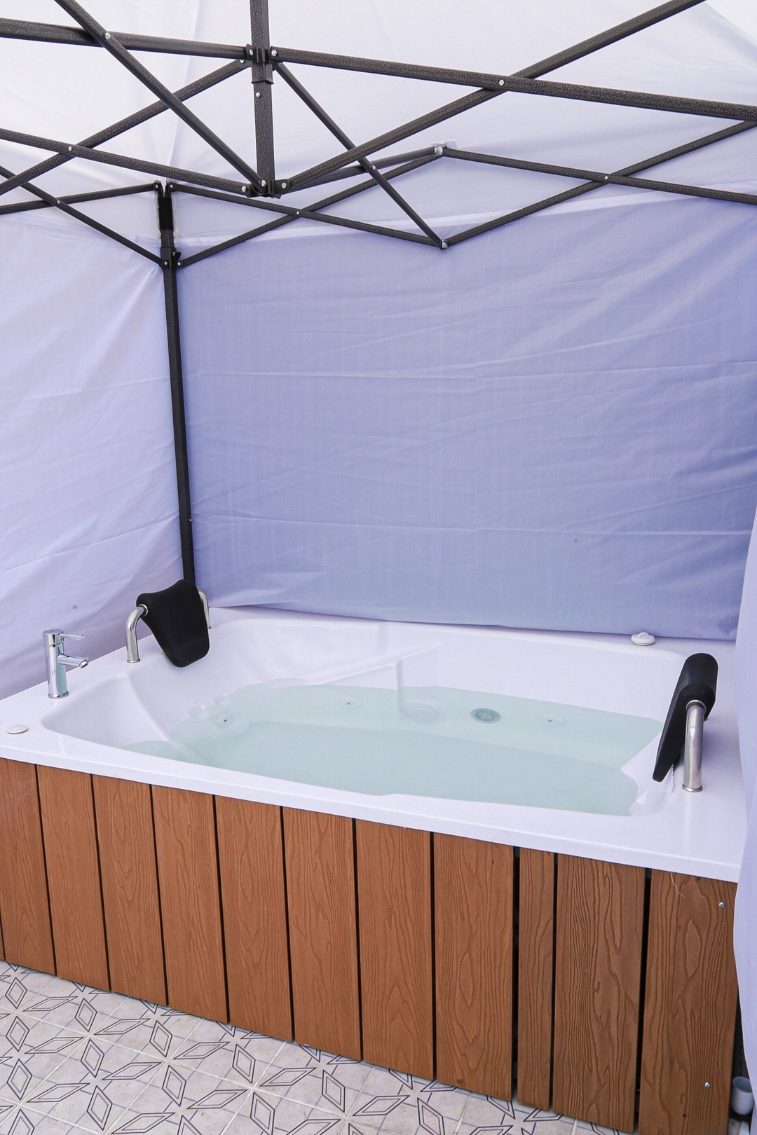 Luxury penthouse with Jacuzzi near the "T" area 30 Prorenty