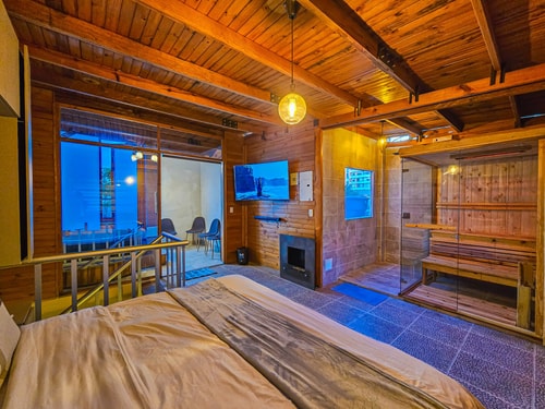 Luxurious and spacious home with jacuzzi and sauna Prorenty