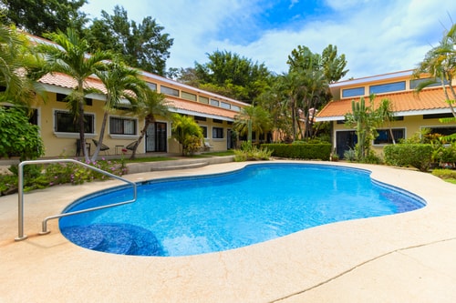 Coastal Gem: Book Las Palmas Loft w/ Beach & Pool