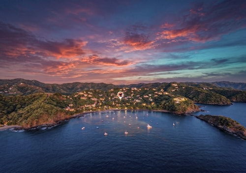 Villa de Aves: Sleek Villa Near Ocotal Snorkeling