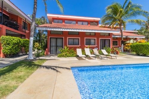 Las Palmas King Bed Loft: Pool & Beach