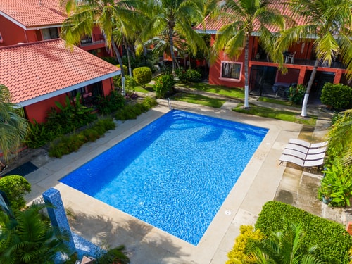 The Tranquil Coco Townhouse: 300m from the Beach!